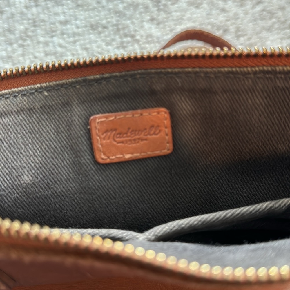 Madewell Transport Tote Small - vegan leather, tan - Picture 14 of 15